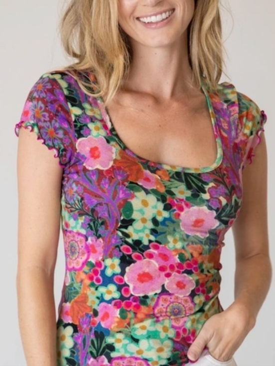 NATURAL LIFE Tops - Natural Life Devon Butter Soft Painted Garden boho floral lettuce trim tee, S/ M